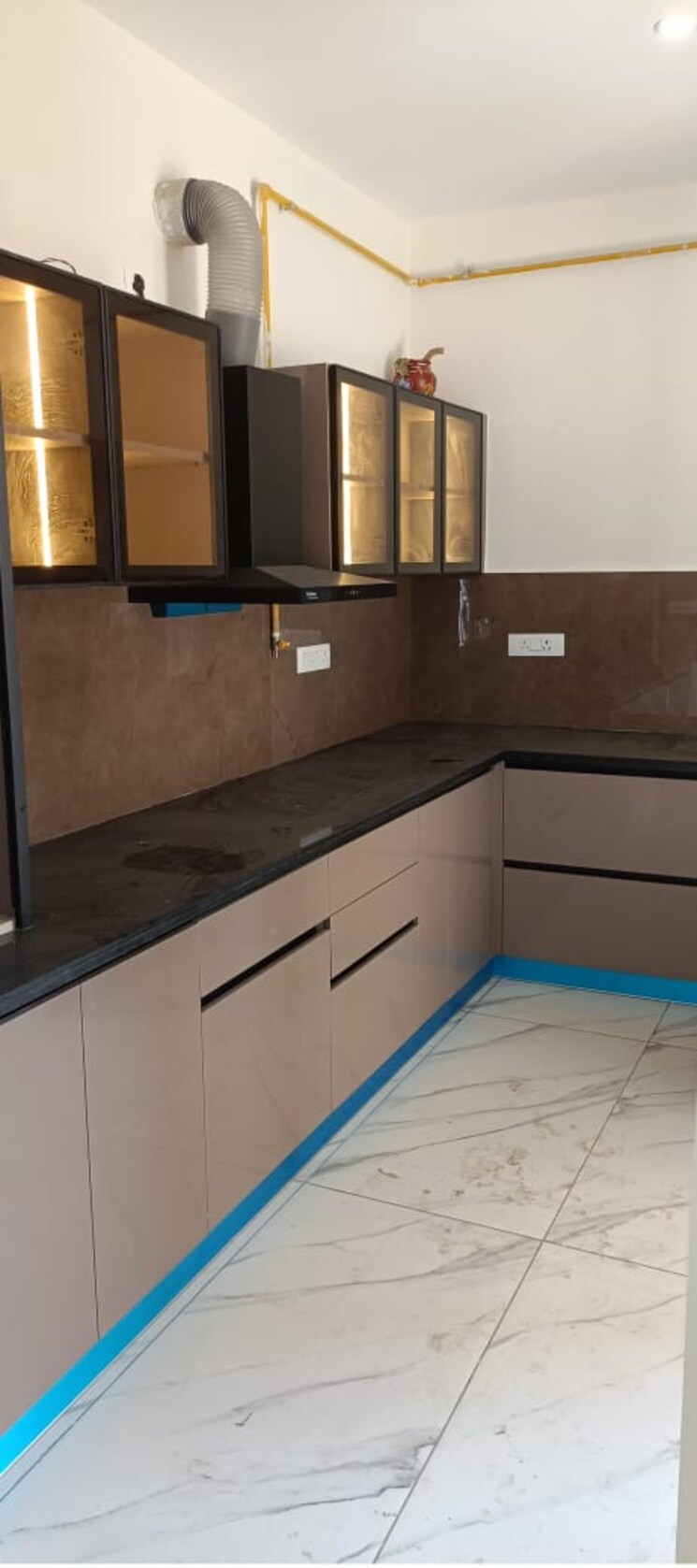 Kitchen, pioneer-park-presidia 3 Bedroom 2455 Sq.Ft. Apartment In Sector 62 Gurgaon 8107627