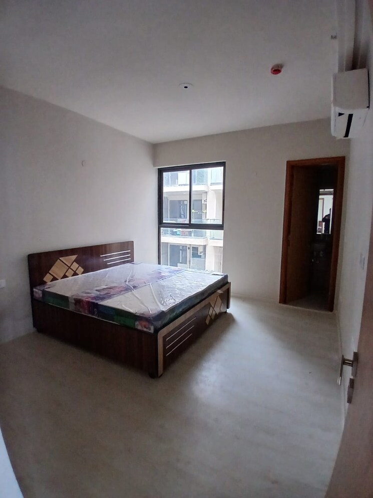 Bedroom, unitech-harmony 3 Bedroom 2600 Sq.Ft. Apartment In Sector 50 Gurgaon 8107661