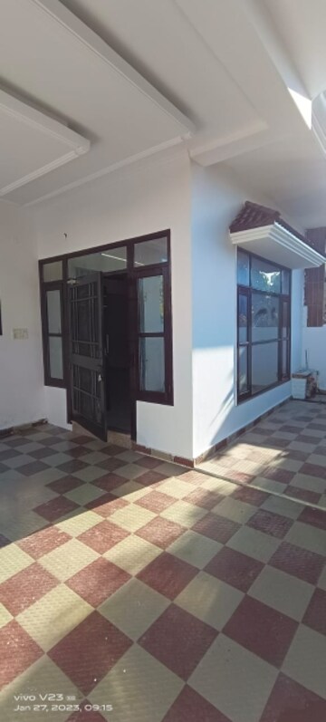 Room in 3 BHK Builder Floor at Sahastradhara Road – for Rent
