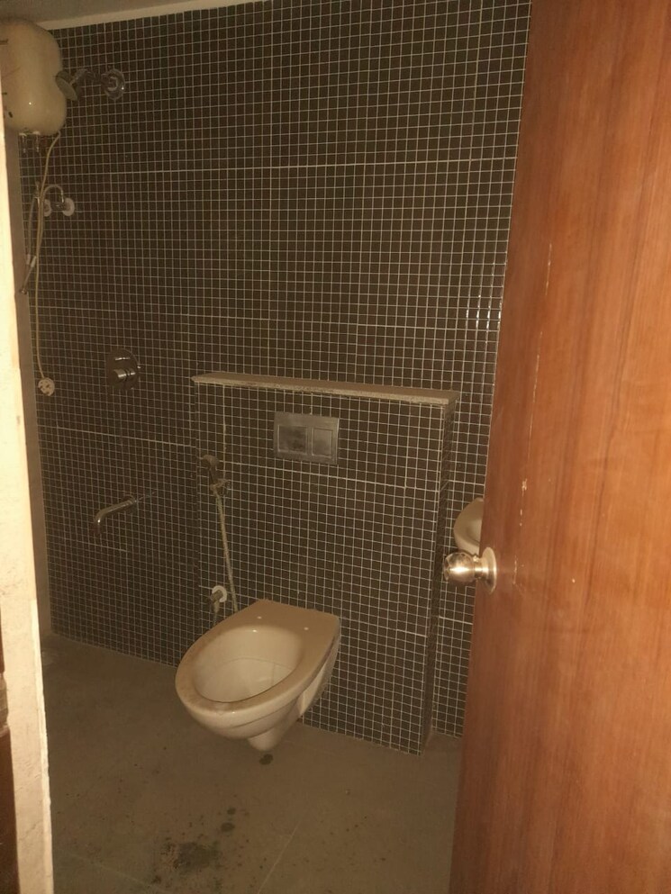 Bathroom, lodha-palava-city 2 Bedroom 640 Sq.Ft. Apartment In Dombivli East Thane 8107718