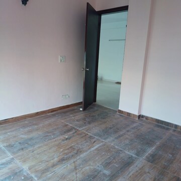Room in 2 BHK Builder Floor at Ansal Sushant Lok I, Sector 43 – for Rent