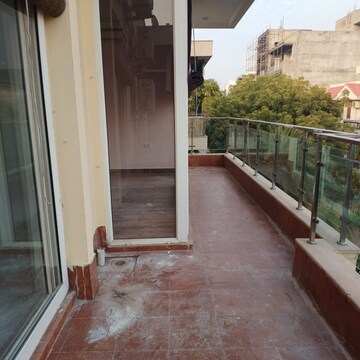 Balcony in 2 BHK Builder Floor at Ansal Sushant Lok I, Sector 43 – for Rent