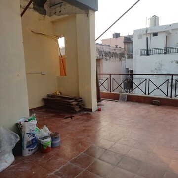 Room in 2 BHK Builder Floor at Ansal Sushant Lok I, Sector 43 – for Rent
