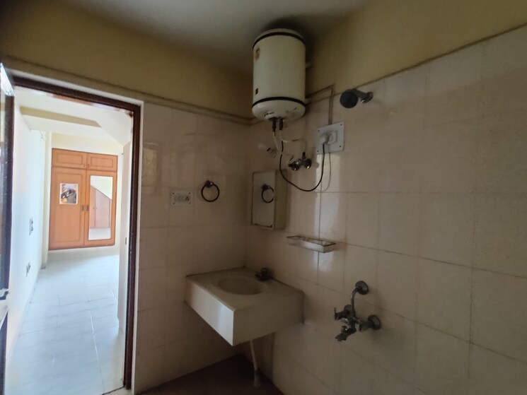 Bathroom, pai layout 3 Bedroom 1800 Sq.Ft. Apartment In Pai Layout Bangalore 8107827
