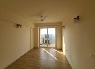 Room in 3 BHK Apartment at DLF The Skycourt, Sector 86 – for Sale