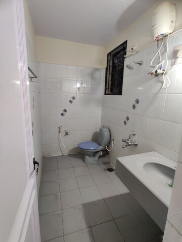 Bathroom in 2 BHK Apartment at Pai Layout – for Rent