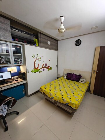 Bedroom in 2 BHK Apartment at Palash Towers, Andheri West – for Rent