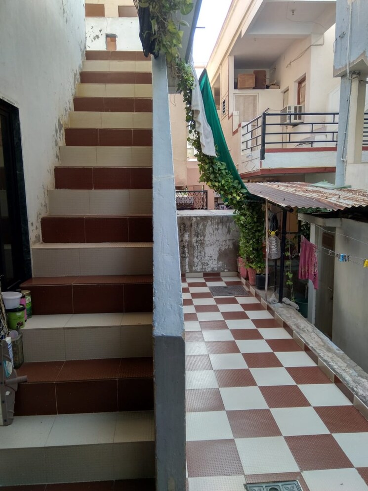 Balcony, science city 4 Bedroom 250 Sq.Yd. Independent House In Science City Ahmedabad 8108078