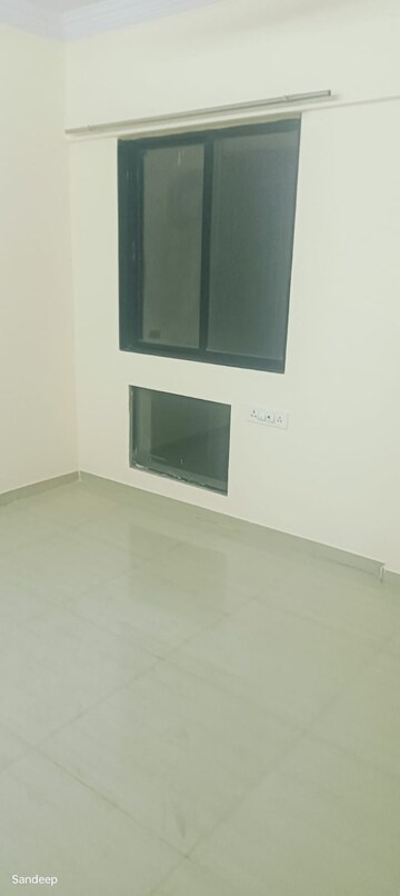 Room in 2 BHK Apartment at Unnathi Woods Phase 1 And 2, Ghodbunder Road – for Rent