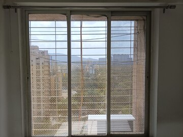 Room in 1 BHK Apartment at Puranik City, Kasarvadavali – for Sale