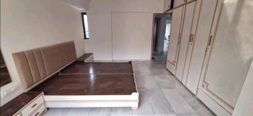 Bedroom in 2 BHK Apartment at Worli Sea Face – for Rent