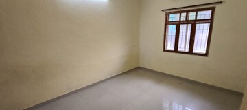 Room in 2 BHK Builder Floor at Sola – for Rent