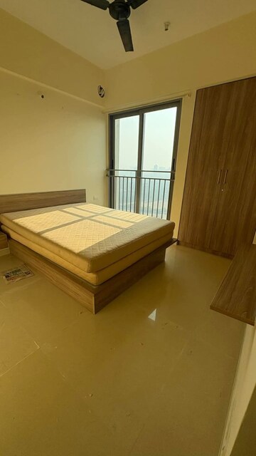2 BHK Apartment For Rent in Kalpataru The Sunrise, Kolshet Road