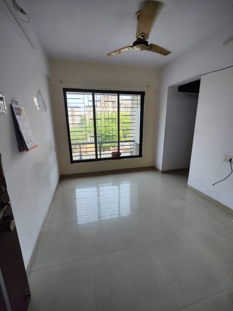Room, squarefeet-grand-square 1 Bedroom 350 Sq.Ft. Apartment In Anand Nagar Thane 8108190