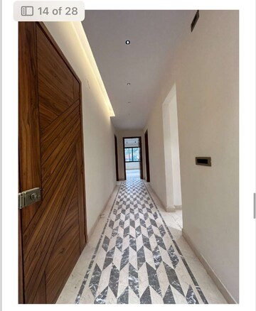 Building Lobby in 3 BHK Builder Floor at Ansal Sushant Lok I, Sector 43 – for Rent