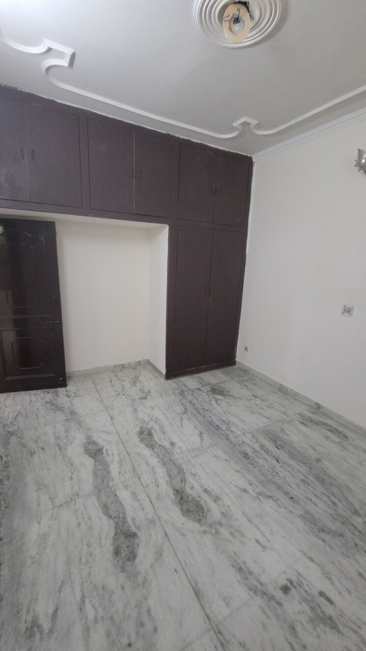 Room, sector 46 4 Bedroom 160 Sq.Yd. Independent House In Sector 46 Faridabad 8108259