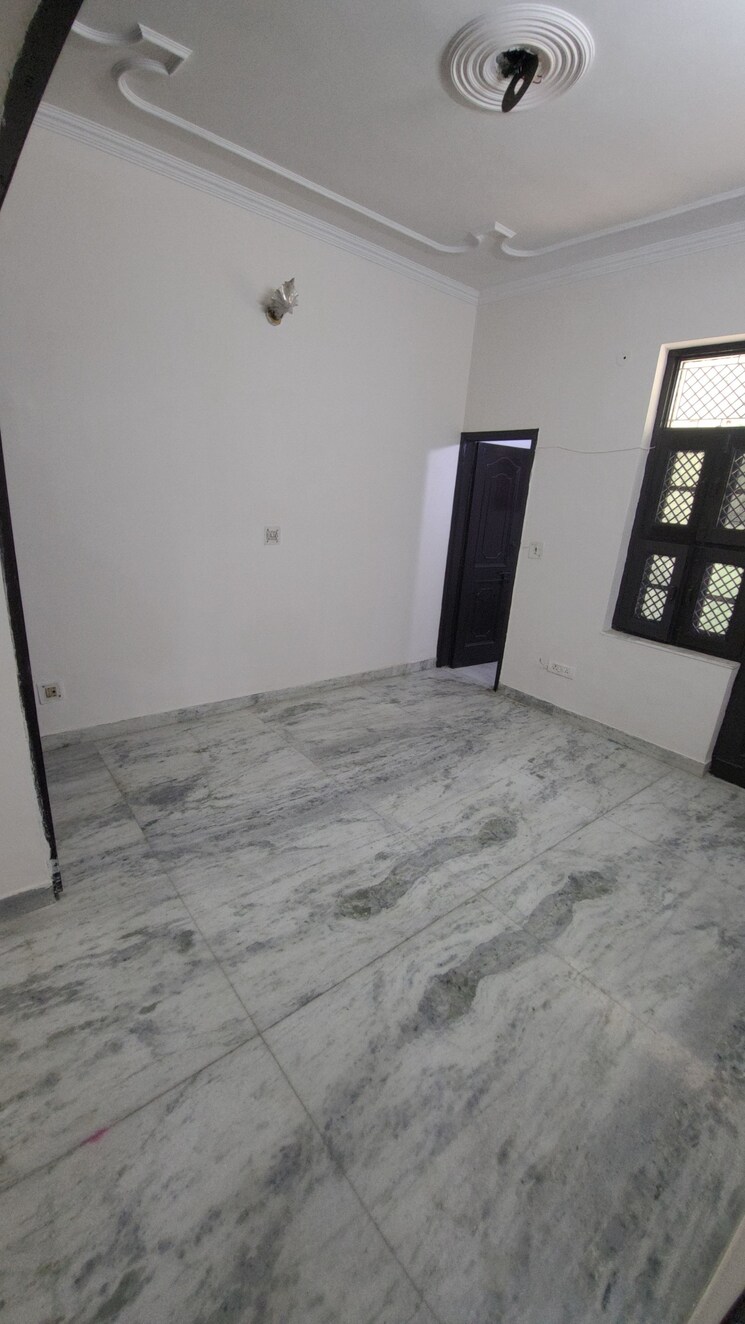 Room, sector 46 4 Bedroom 160 Sq.Yd. Independent House In Sector 46 Faridabad 8108259