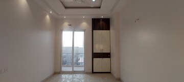 Room in 3 BHK Apartment at Maxblis Grand Wellington, Sector 75 – for Rent