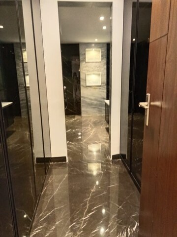 Building Lobby in 4 BHK Builder Floor at Ansal Sushant Lok I, Sector 43 – for Rent