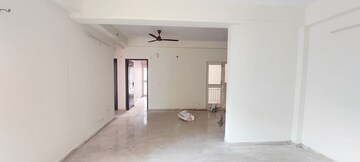 Room in 3 BHK Apartment at Gardenia Golf City, Sector 75 – for Rent