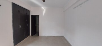 Room in 3 BHK Apartment at Gardenia Golf City, Sector 75 – for Rent