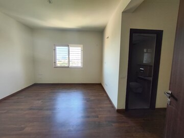 Room in 2 BHK Apartment at Century Breeze, Jakkuru – for Sale