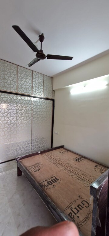Room in 2 BHK Builder Floor at Kondapur – for Rent