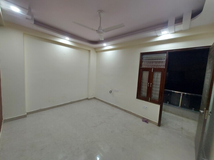 Room, ganesh puri 3 Bedroom 120 Sq.Yd. Builder Floor In Ganesh Puri Ghaziabad 8108407
