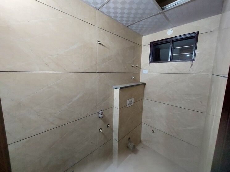 Bathroom, ganesh puri 3 Bedroom 120 Sq.Yd. Builder Floor In Ganesh Puri Ghaziabad 8108407