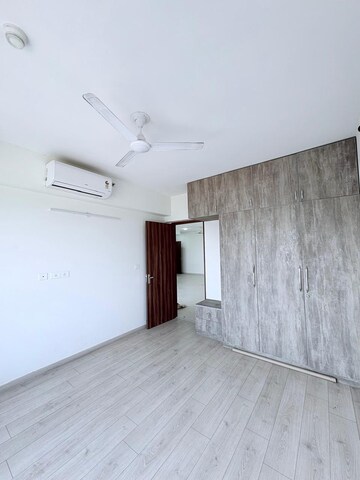 Room in 3 BHK Apartment at Shapoorji Pallonji Joyville Phase 2, Sector 102 – for Rent