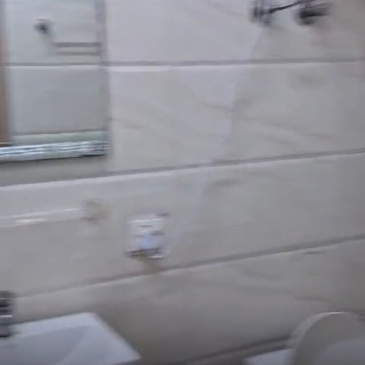 Bathroom, east of kailash 2 Bedroom 1100 Sq.Ft. Builder Floor In East Of Kailash Delhi 8108418