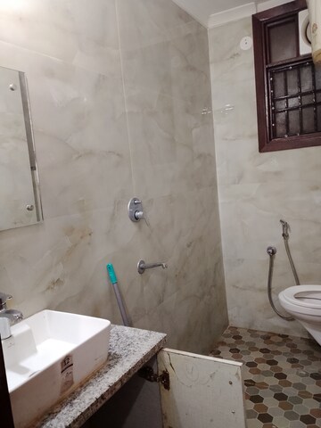 Bathroom in 1.5 BHK Builder Floor at Saket – for Rent