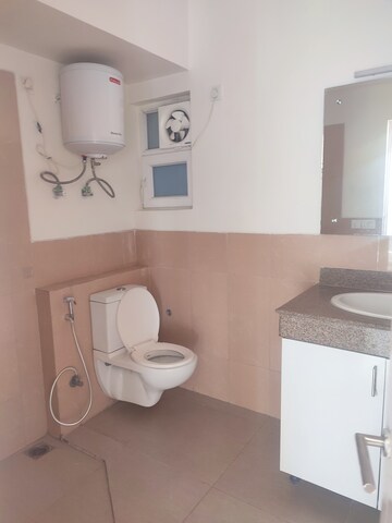 Furnished Amenities in 3 BHK Apartment at Emaar Emerald Floors Premier, Sector 65 – for Rent