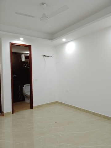 Room in 2 BHK Builder Floor at Saket – for Rent