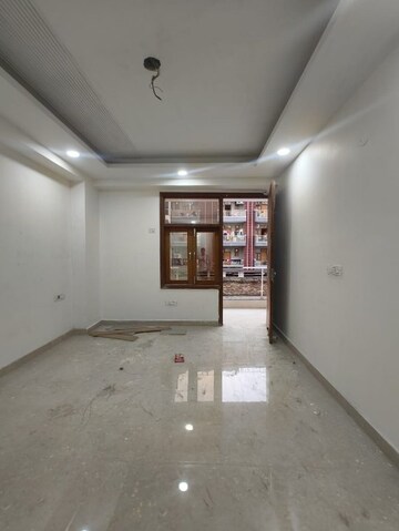 Room in 3 BHK Builder Floor at Saket – for Sale