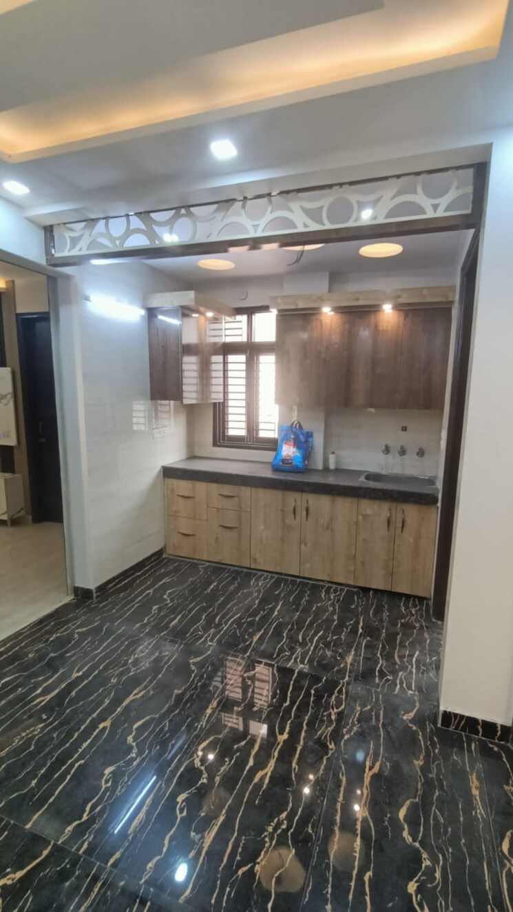 Kitchen, uttam nagar west 3 Bedroom 65 Sq.Yd. Builder Floor In Uttam Nagar West Delhi 8108531