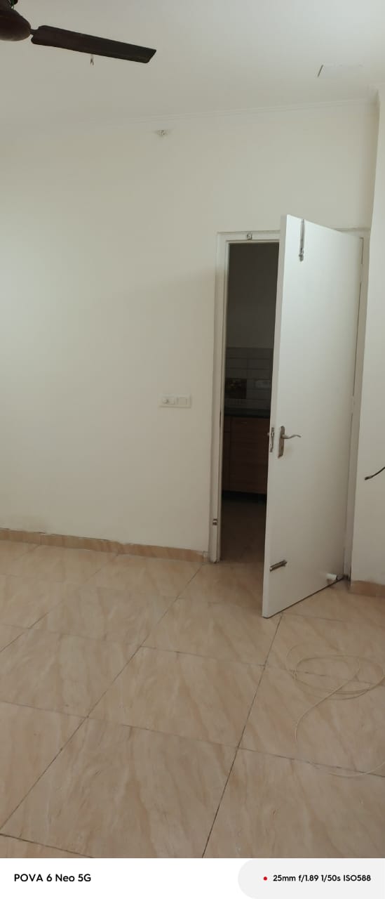 2 BHK + Pooja Room Apartment For Sale in Gaur Yamuna City