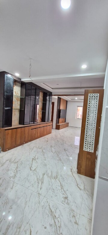 Bedroom in 3 BHK Builder Floor at Kondapur – for Rent
