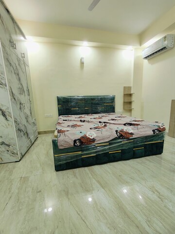 Bedroom in 1 RK Builder Floor at Ansal Sushant Lok I, Sector 43 – for Rent