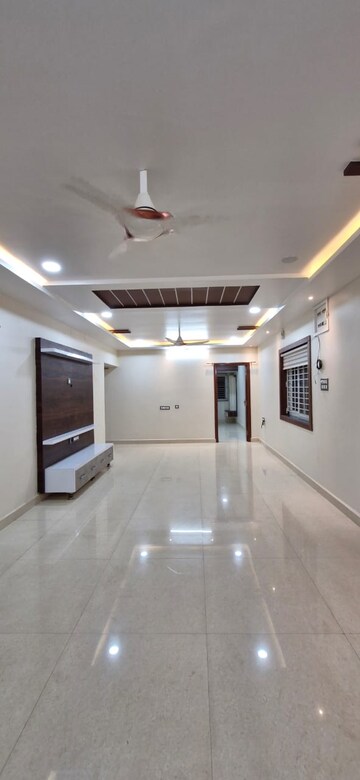Building Lobby in 3 BHK Builder Floor at Kondapur – for Rent