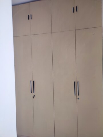 Furnished Amenities in 3.5 BHK Apartment at The Legend One, Sector 57 – for Rent