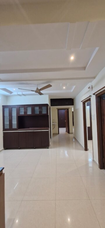 Building Lobby in 3 BHK Builder Floor at Kondapur – for Rent