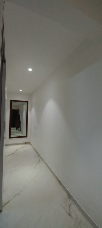Room in 1 BHK Apartment at Palm Beach Apartments, Versova – for Rent
