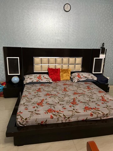 Bedroom in 3 BHK Builder Floor at Arcade 48, Sector 48 – for Sale