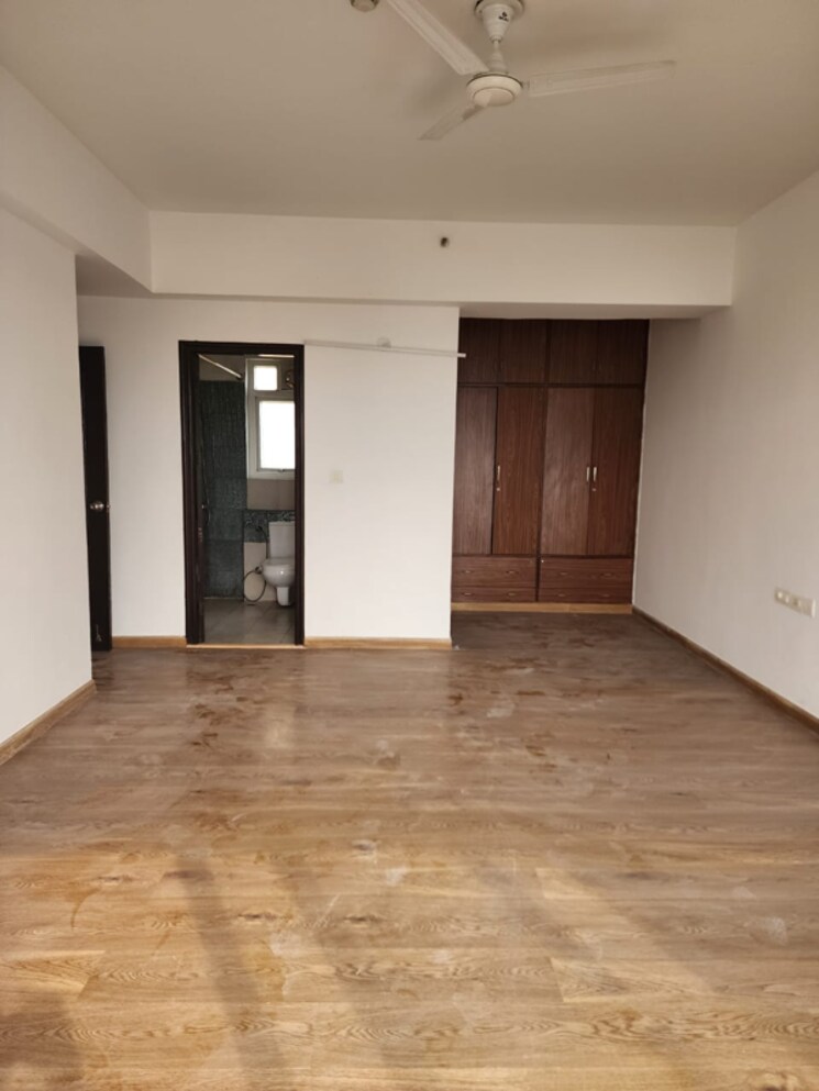 Room, amrapali-sapphire-phase-ii 3 Bedroom 3395 Sq.Ft. Apartment In Sector 96 Noida 8108590