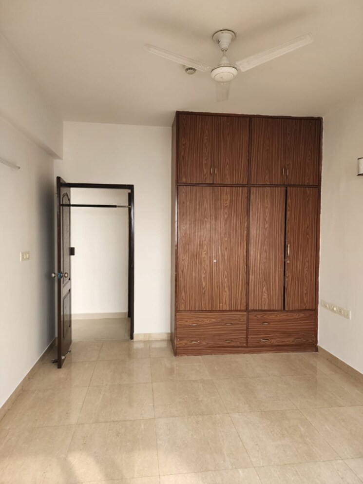 Room, amrapali-sapphire-phase-ii 3 Bedroom 3395 Sq.Ft. Apartment In Sector 96 Noida 8108590