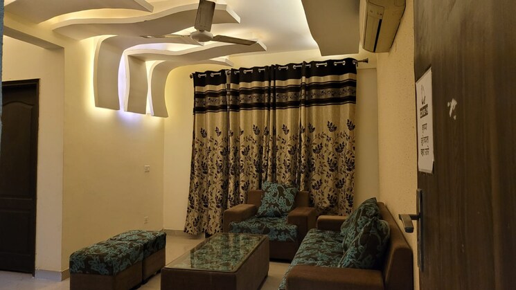 Living Room, amrapali-sapphire-phase-ii 3 Bedroom 3395 Sq.Ft. Apartment In Sector 96 Noida 8108590