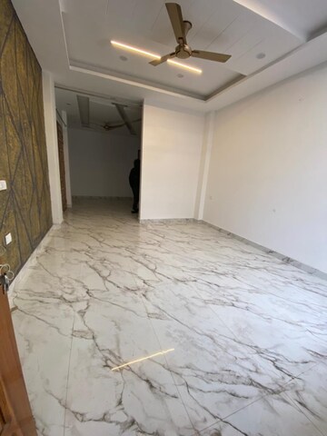 Room in 3 BHK Independent House at Sahastradhara Road – for Rent