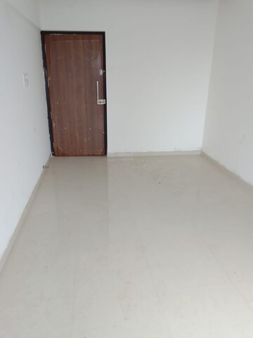 2 BHK Apartment For Rent in Parinee Essence, Kandivali West