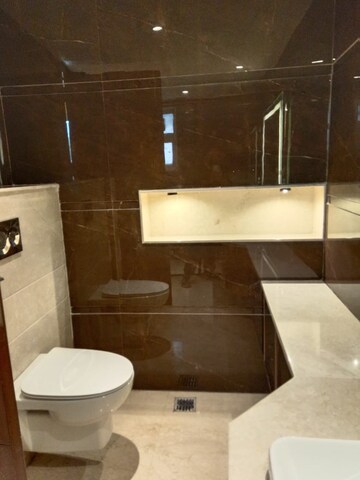 Furnished Amenities in 4 BHK Builder Floor at Ansal Sushant Lok I, Sector 43 – for Sale